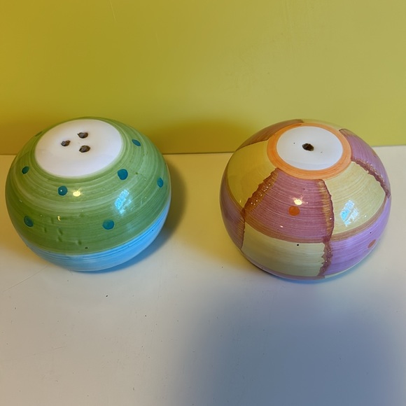 Pottery Barn sunny side salt & pepper ceramic shakers - Picture 2 of 4